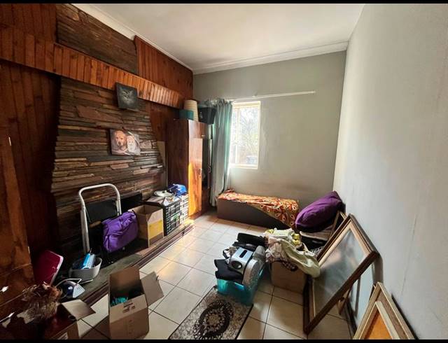 6 BEDROOM HOUSE FOR SALE IN FARRARMERE